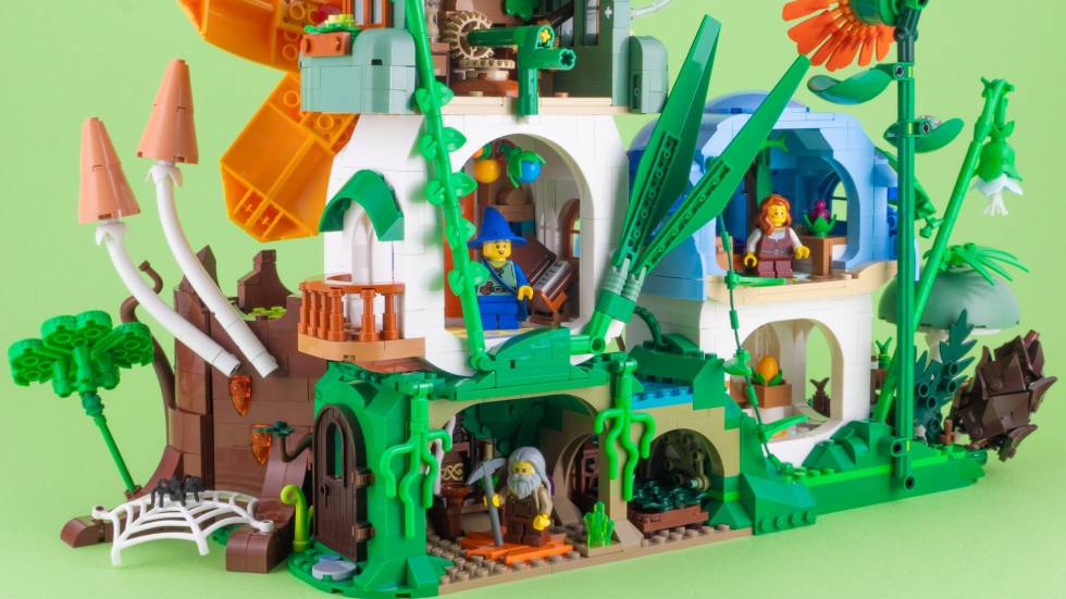 BrickLink Mushroom Village Series 5 house details and minifigs
